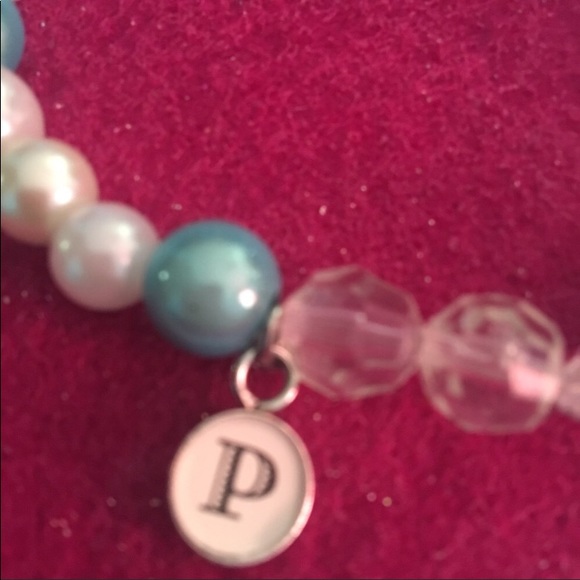 “ P” initial charm bracelet - Picture 6 of 6